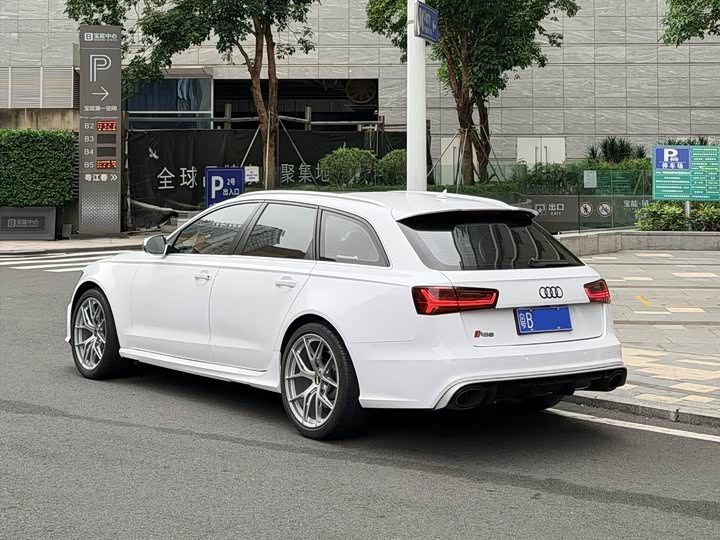 Audi RS 6 2016 RS 6 4.0T Avant