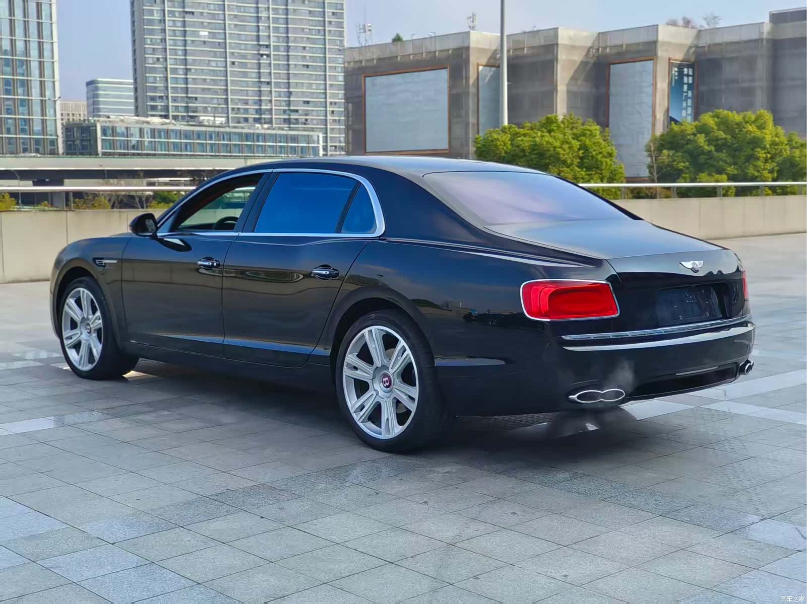 Bentley Flying Spur, 2015 8
