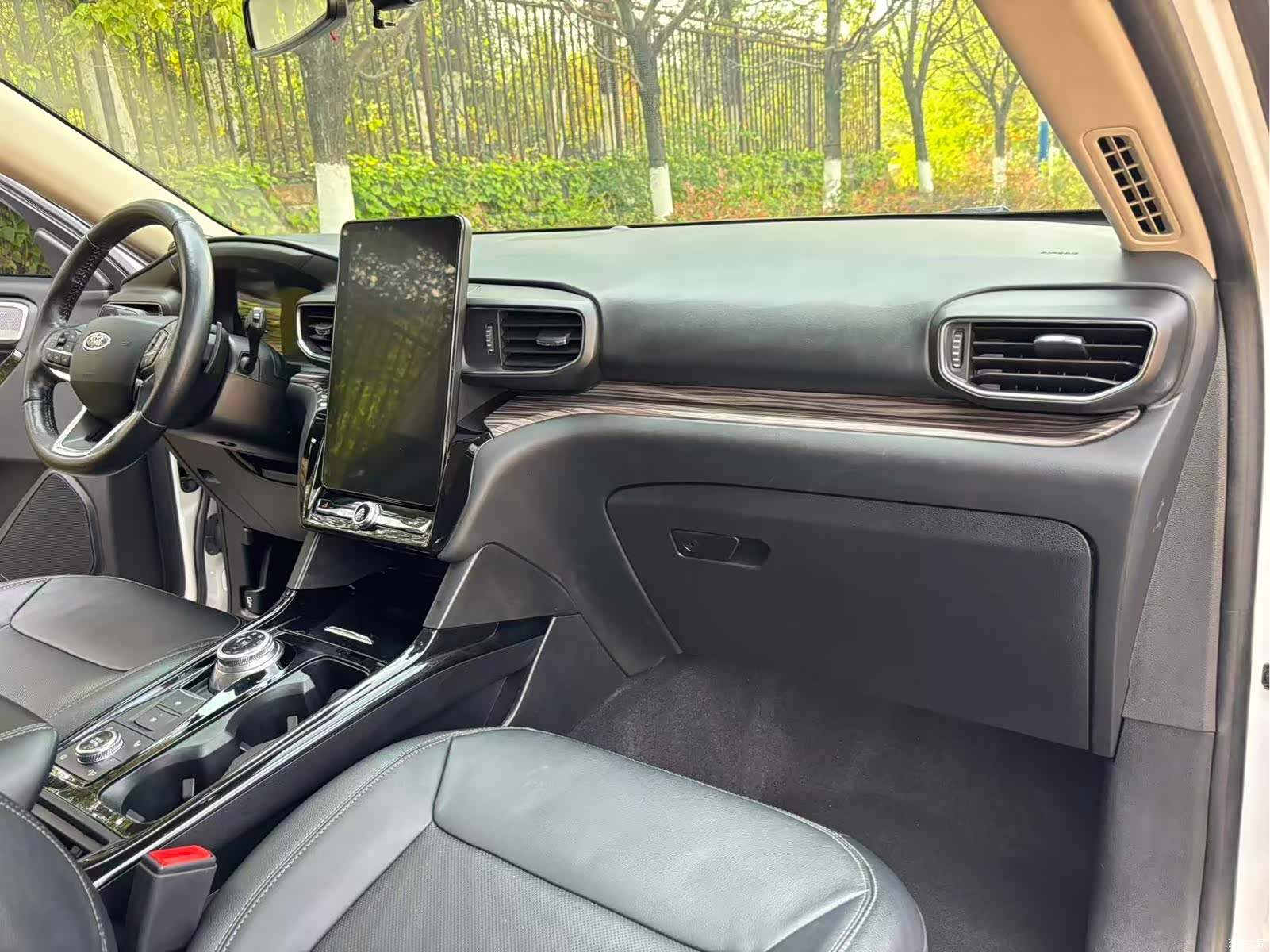 Ford Explorer, 2022 12