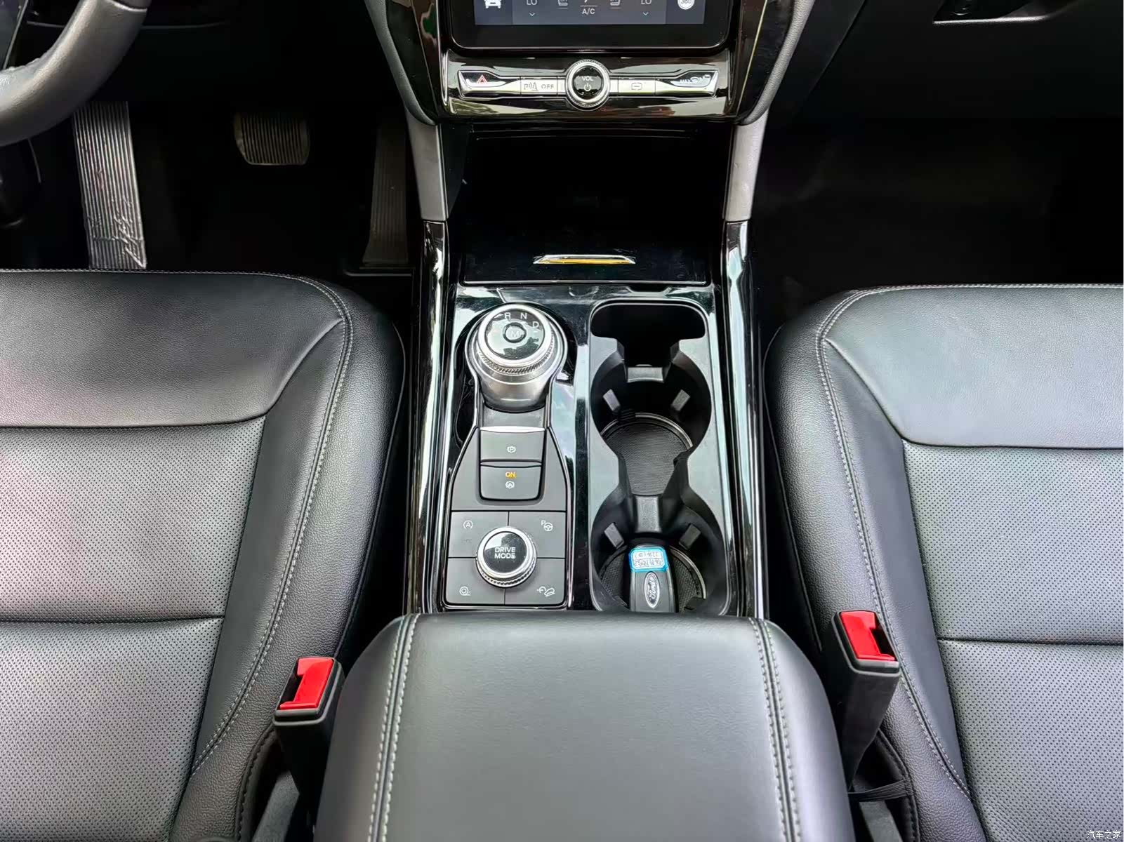 Ford Explorer, 2022 19