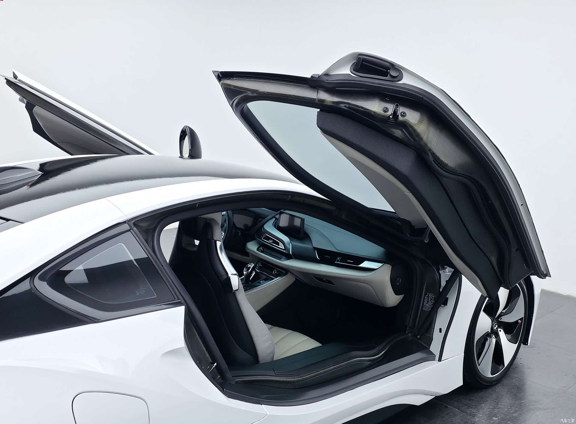 BMW i8, 2017 30