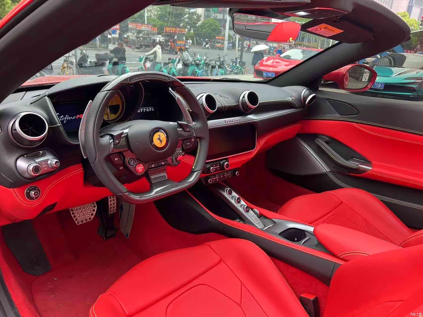 Ferrari Portofino, 2023 23