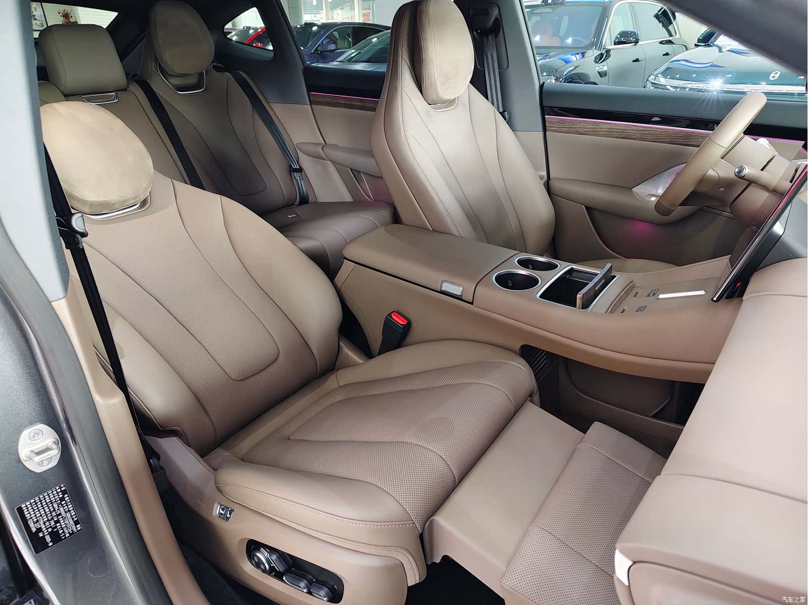 Luxeed R7, 2025 10