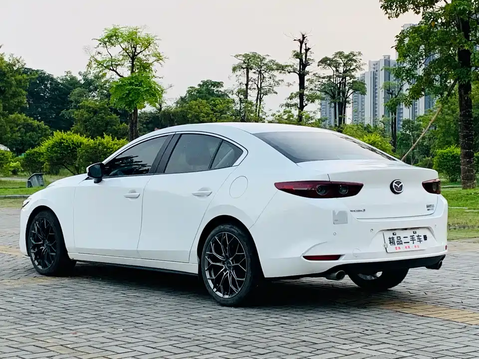 Mazda 3 Angkesaila