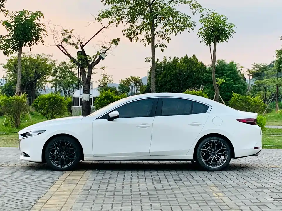 Mazda 3 Angkesaila