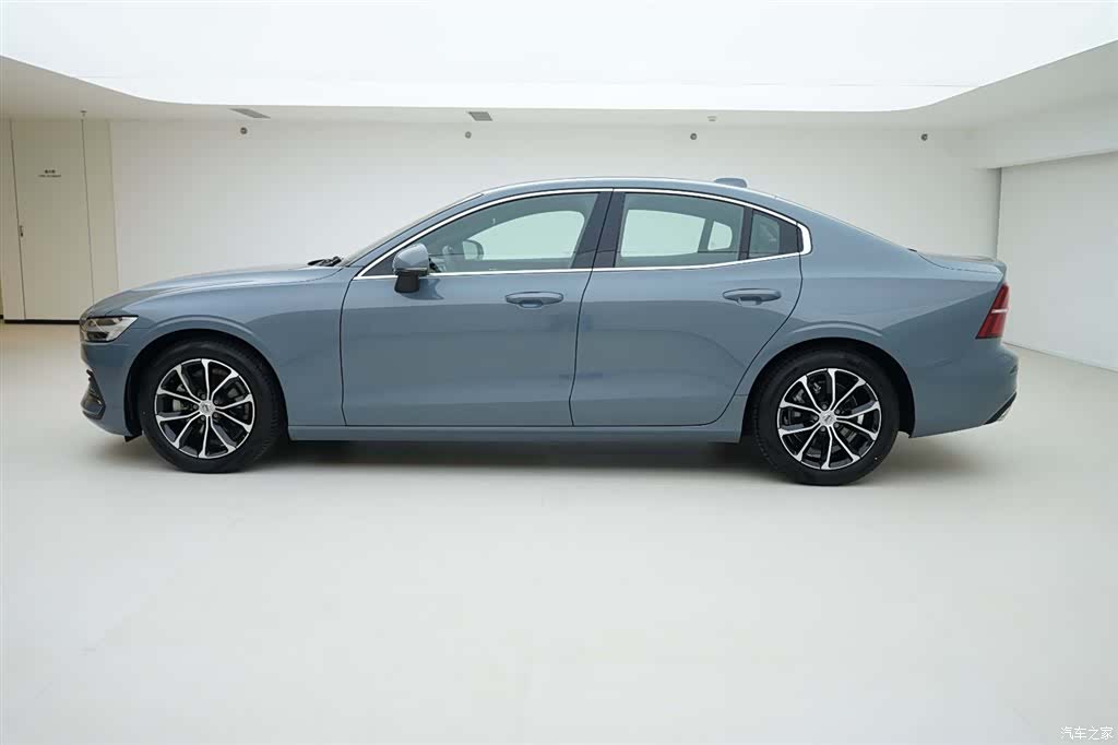 Volvo S60, 2021 3