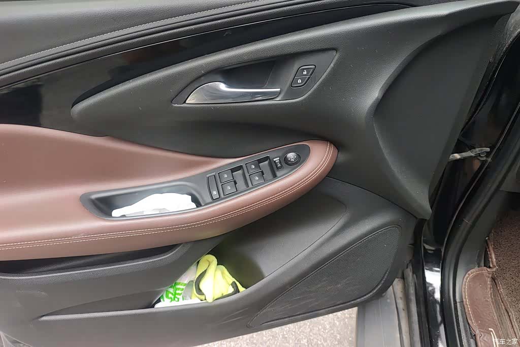 Buick Envision Plus, 2021 7