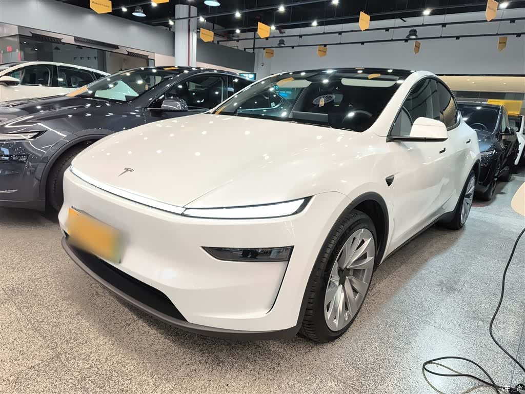 Tesla Model Y, 2025 2