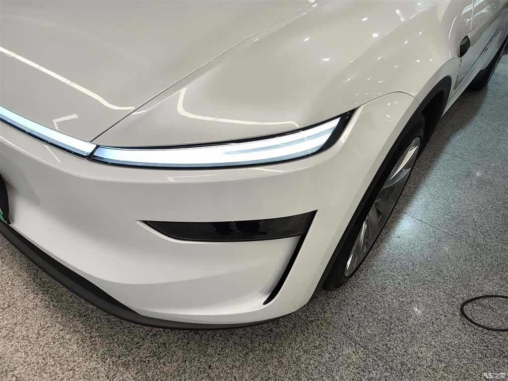 Tesla Model Y, 2025 18