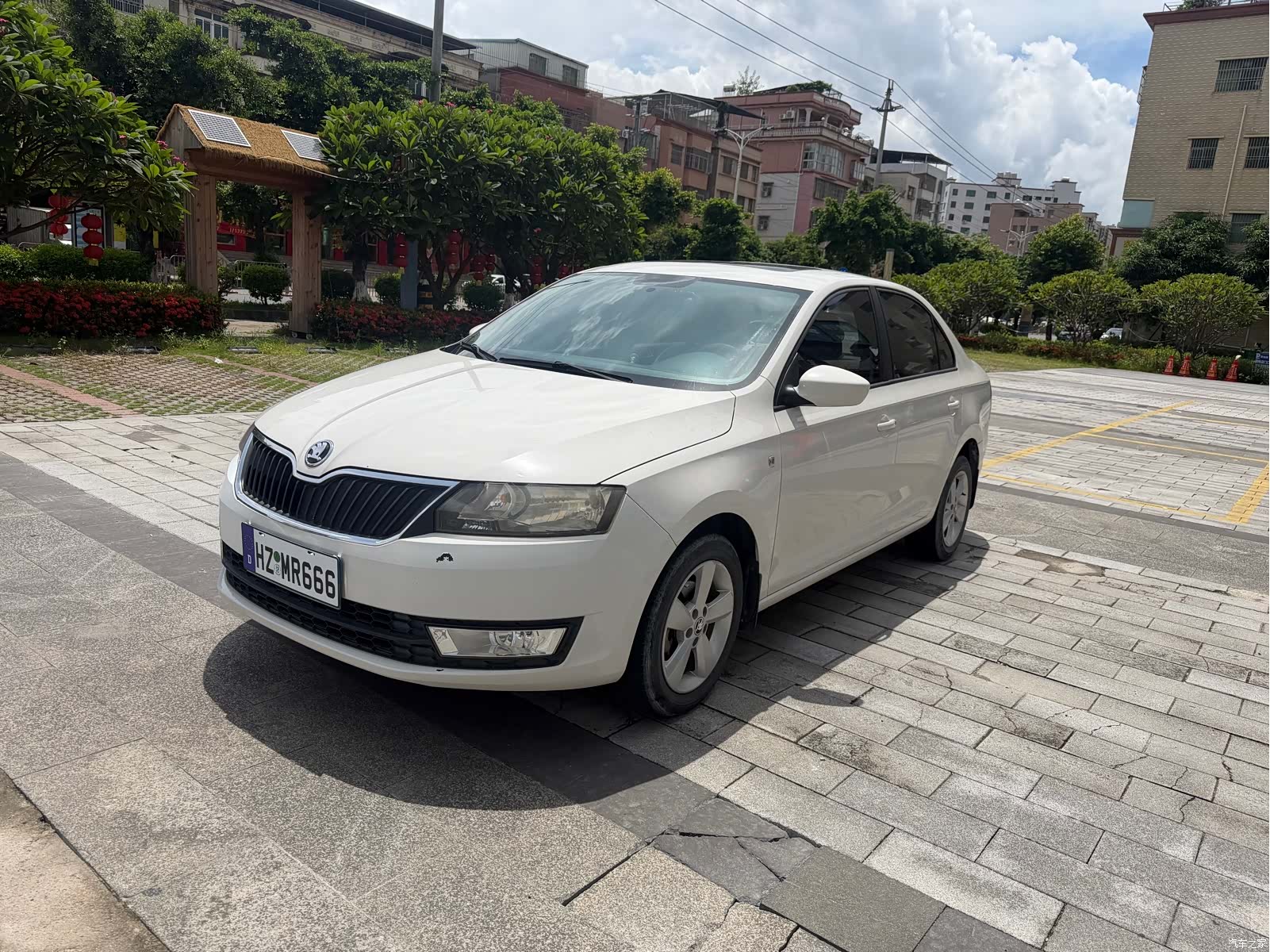 Skoda Rapid, 2014 1