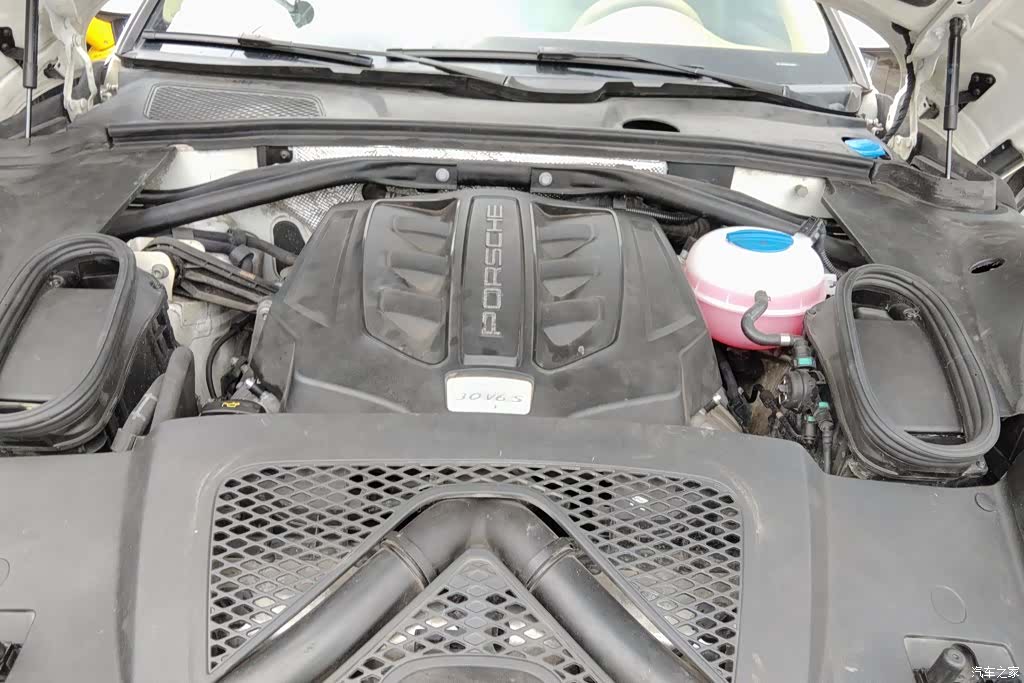 Porsche Macan, 2016 10