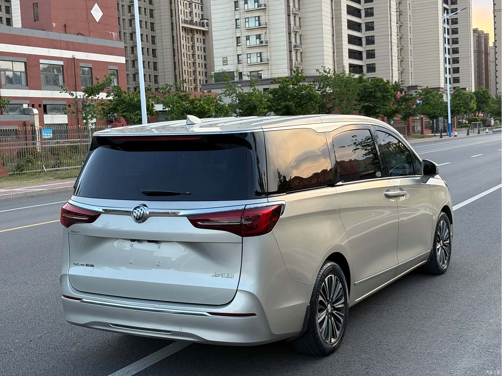 Buick GL8, 2020 все фото