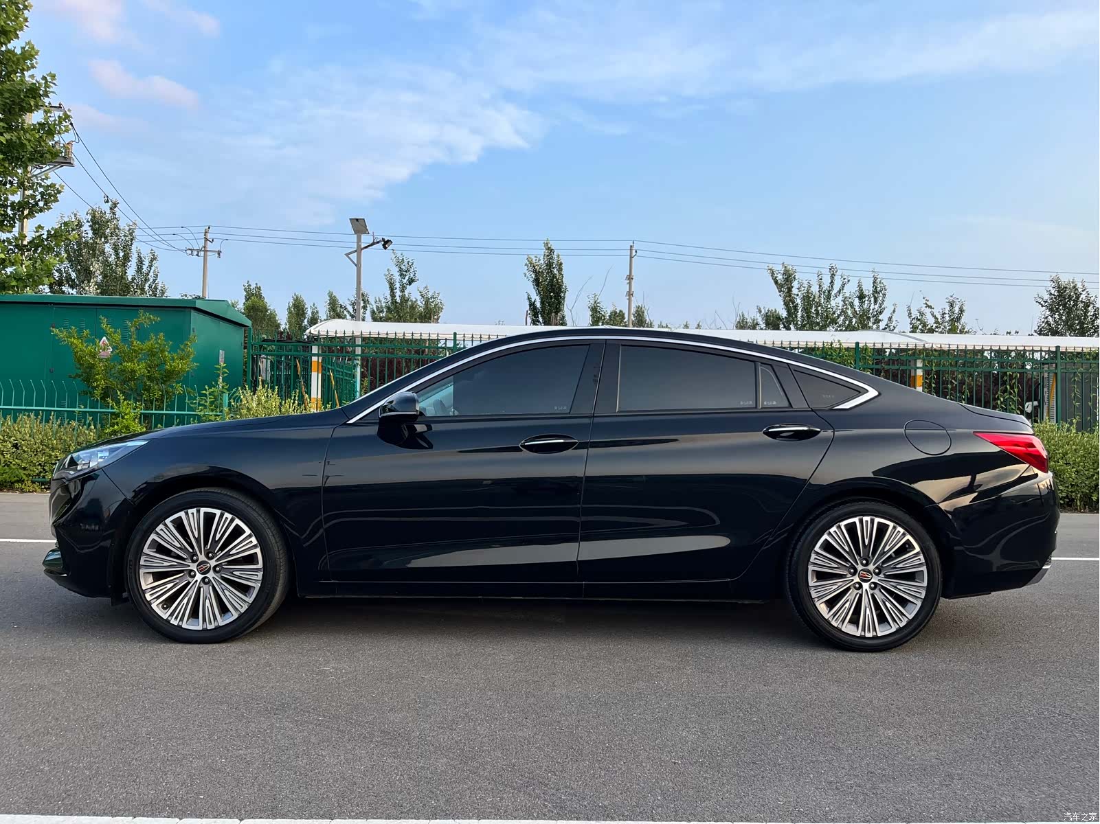Hongqi H5, 2021 4