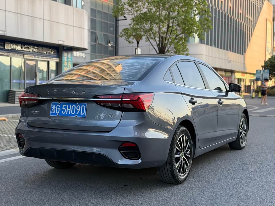 Roewe i5