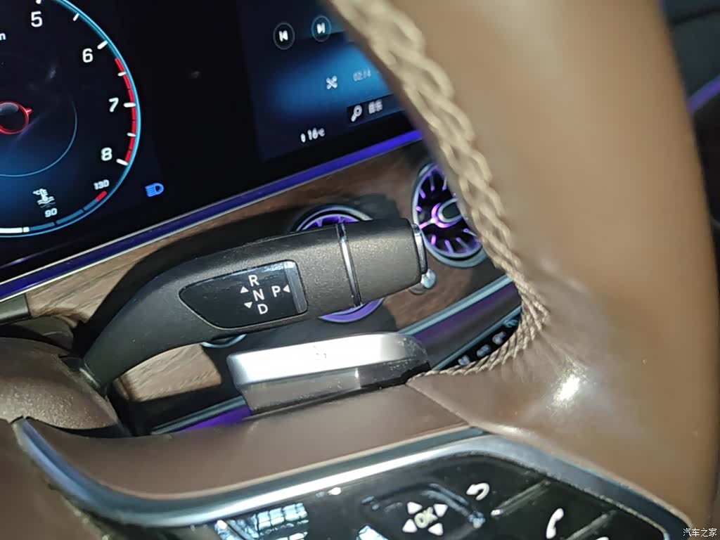 Mercedes-Benz E-Class, 2022 14