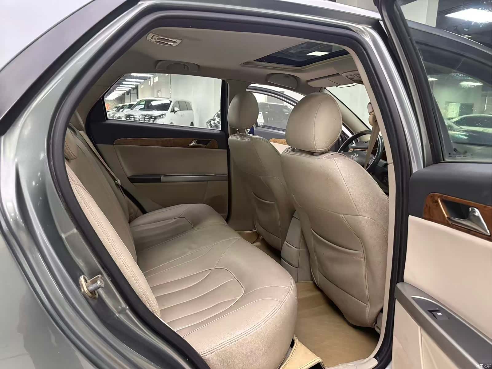 DongFeng S30, 2011 12