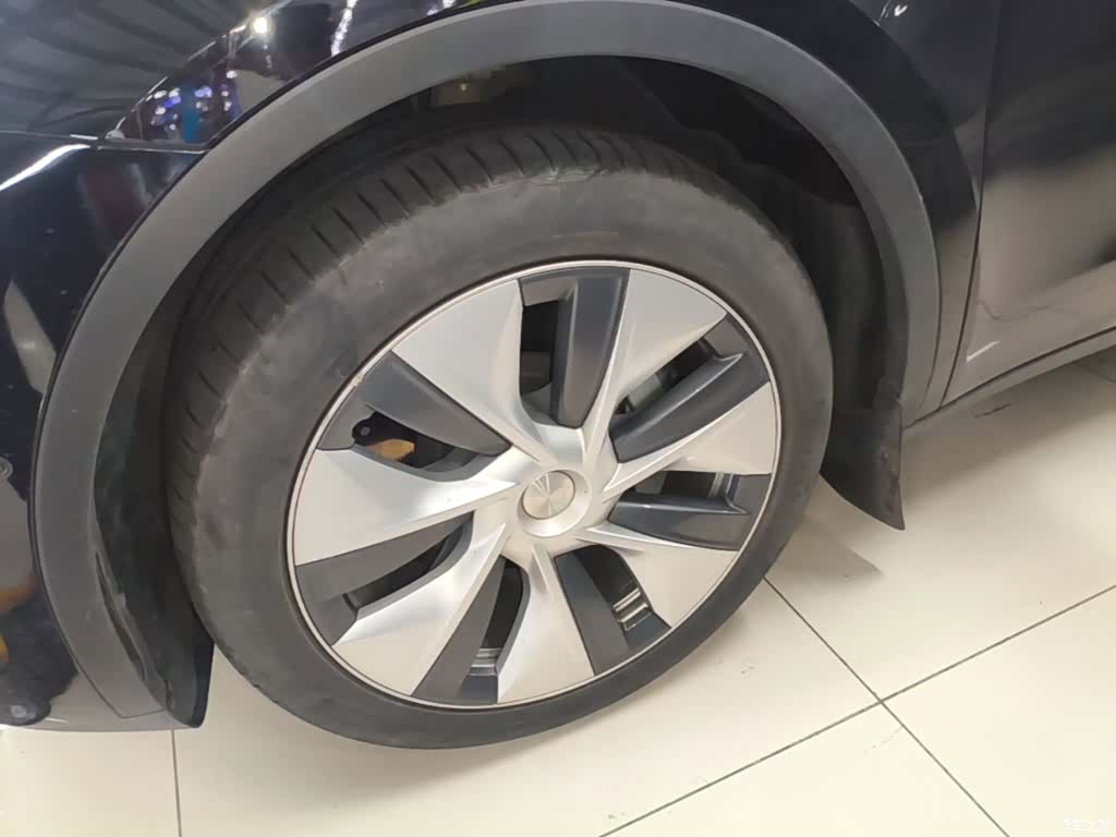 Tesla Model Y, 2022 23