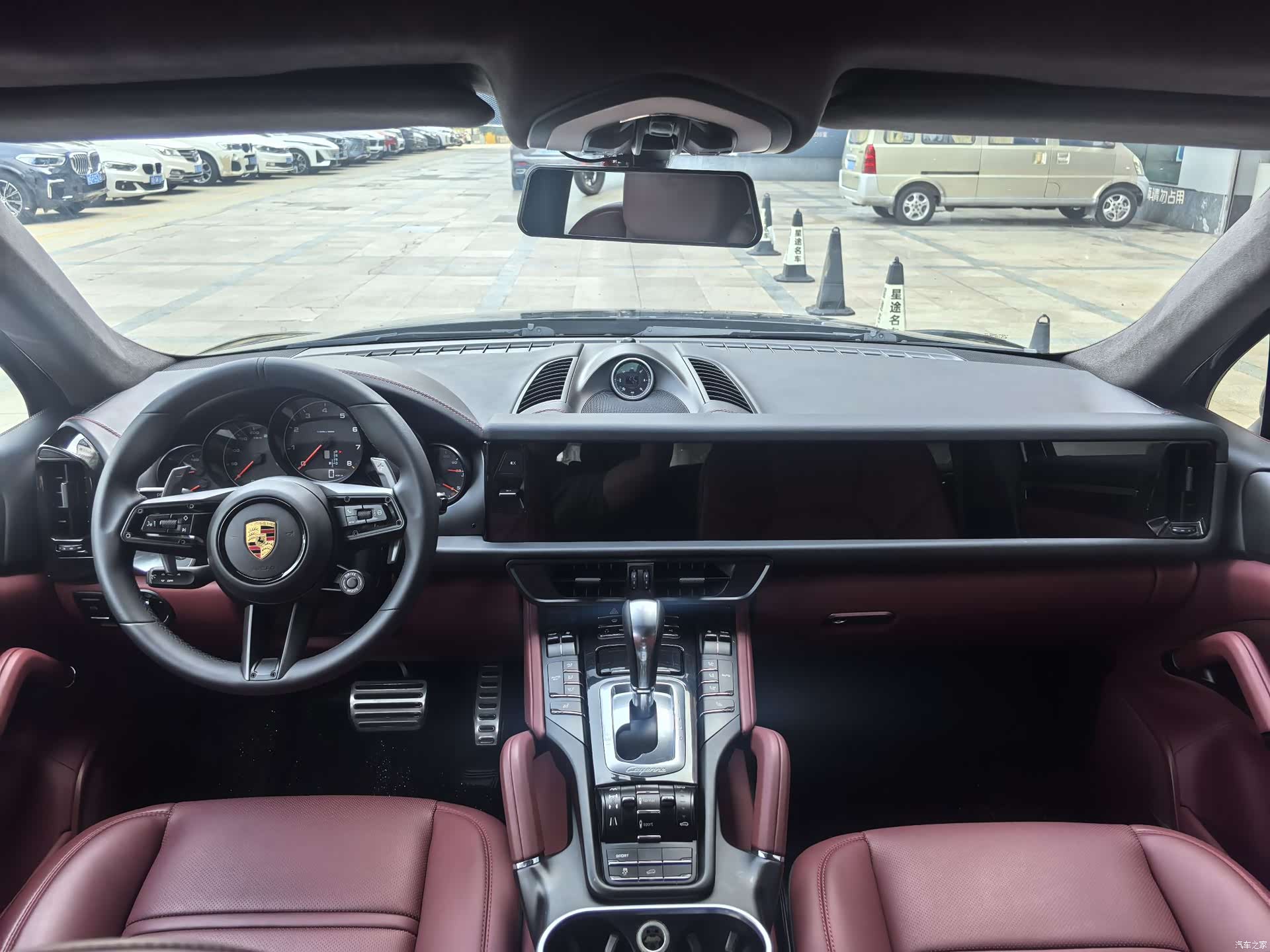 Porsche Cayenne, 2011 8