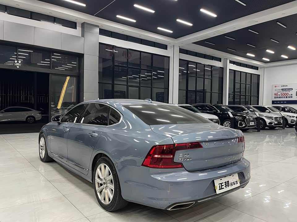 Volvo S90
