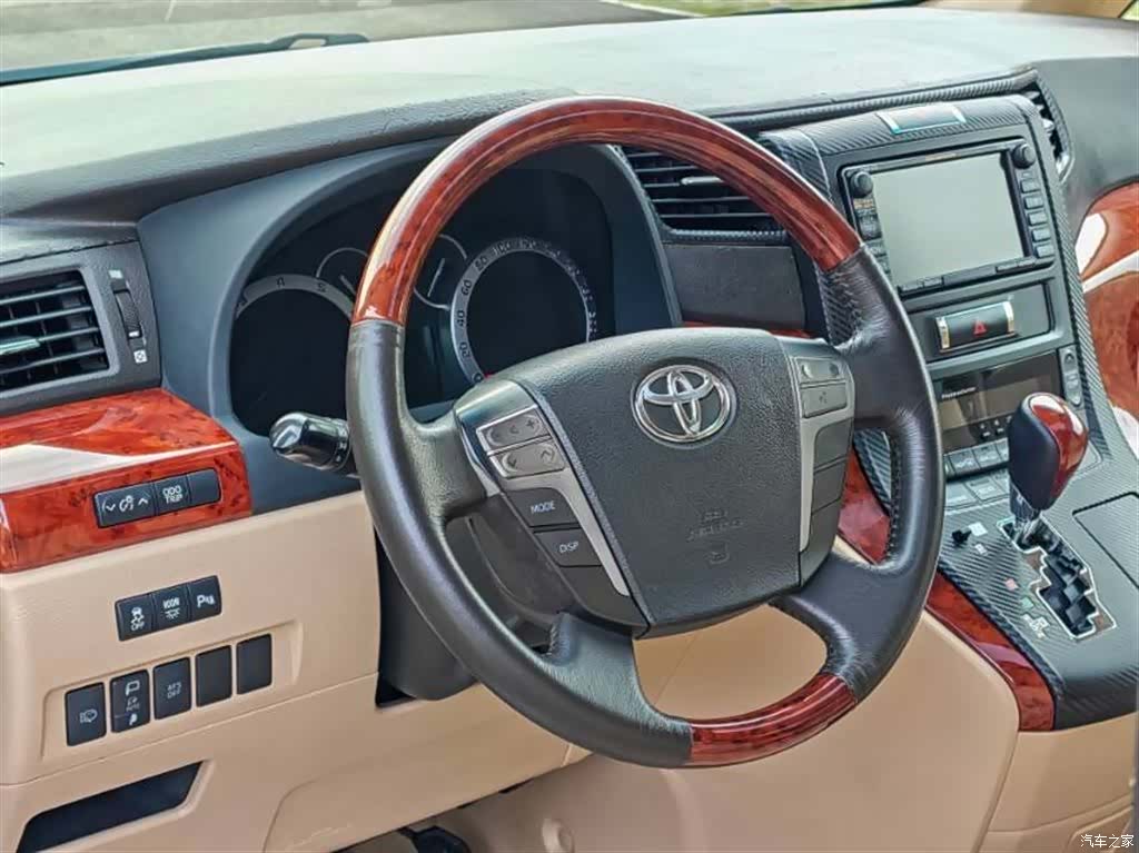 Toyota Alphard, 2010 10