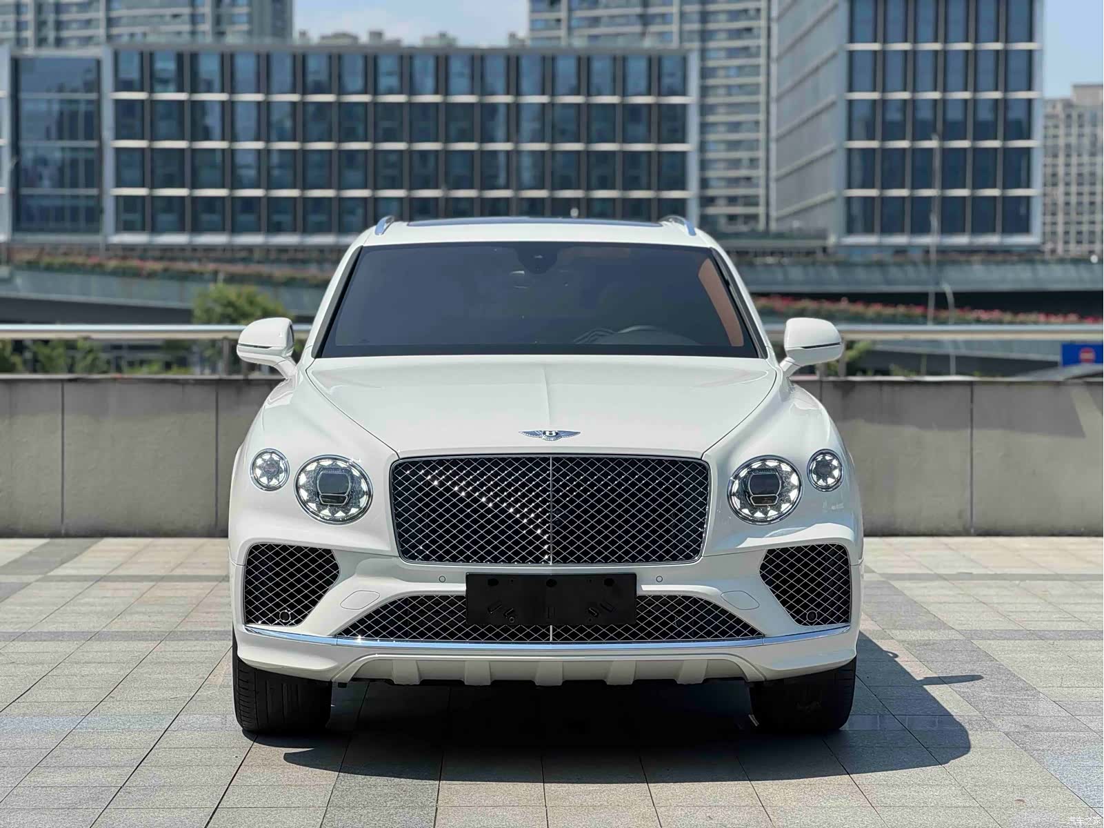 Bentley Bentayga, 2022 2