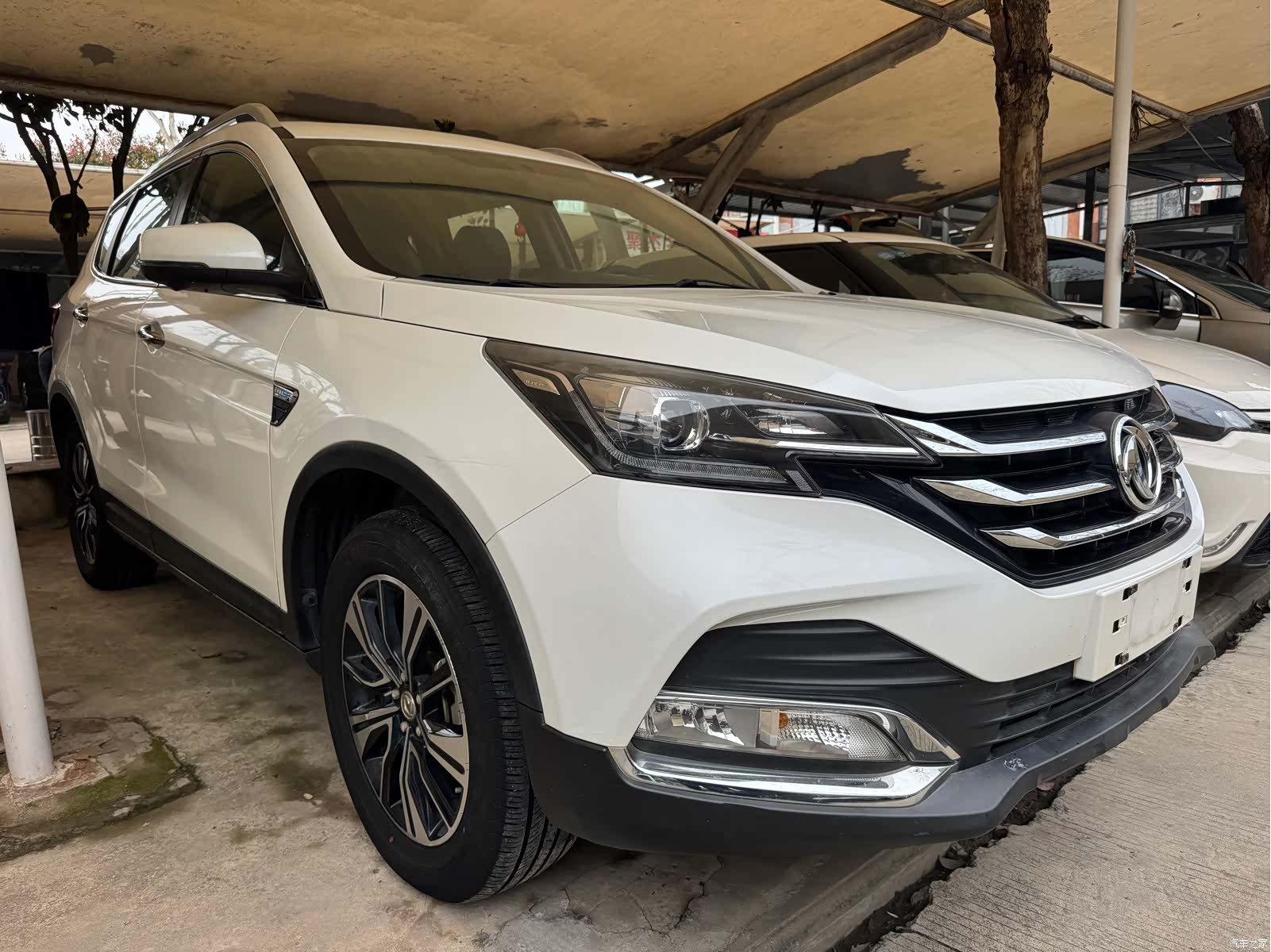 DongFeng AX7, 2018 3