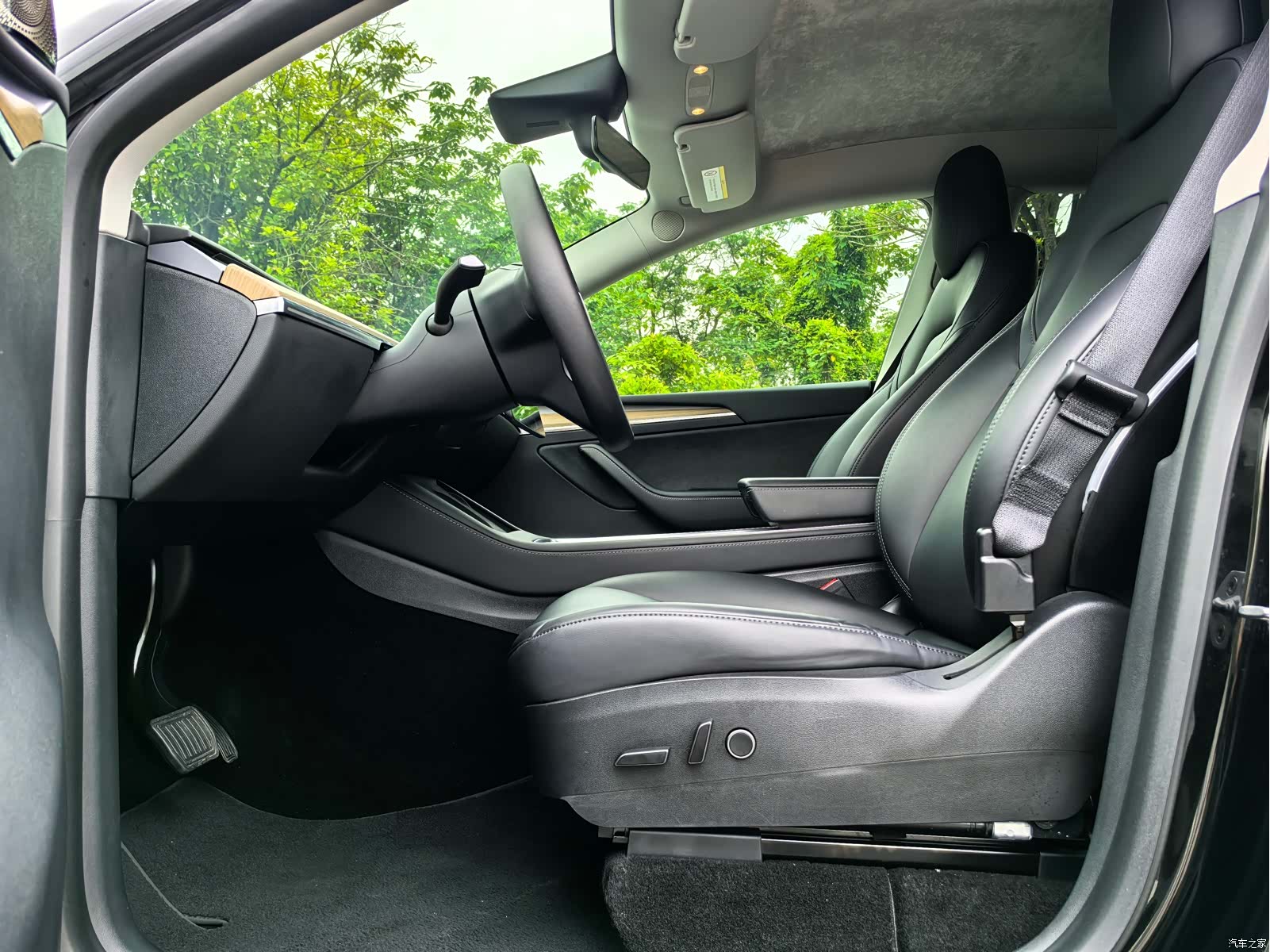 Tesla Model Y, 2022 7
