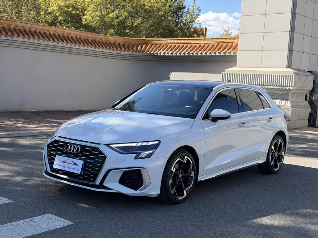 Audi A3 2023 Sportback 35 TFSI Luxury Sport