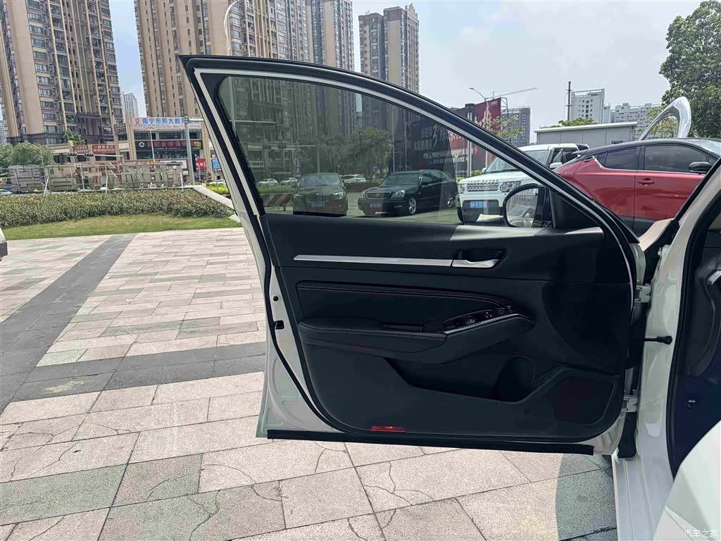 Nissan Teana, 2022 18