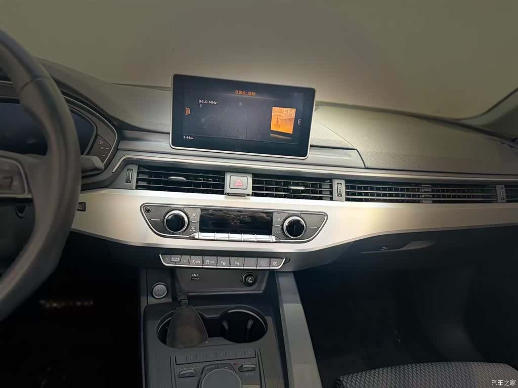 Audi A4L, 2018 10