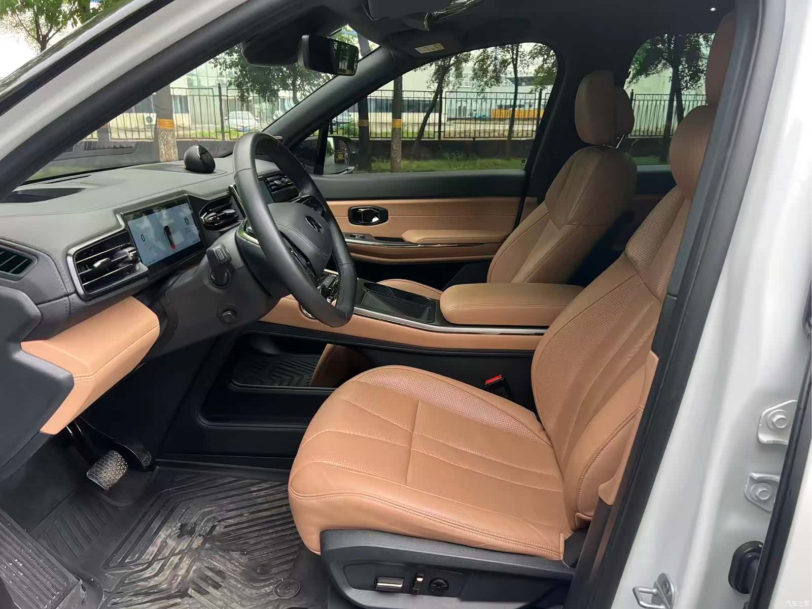 NIO ES8, 2021 11