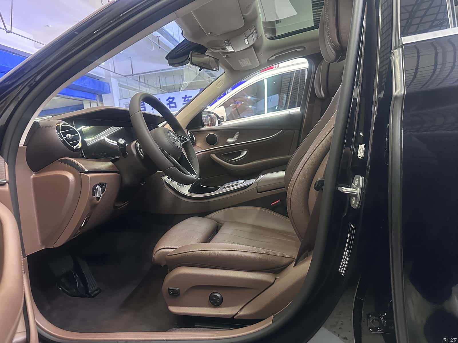 Mercedes-Benz E-Class, 2022 4
