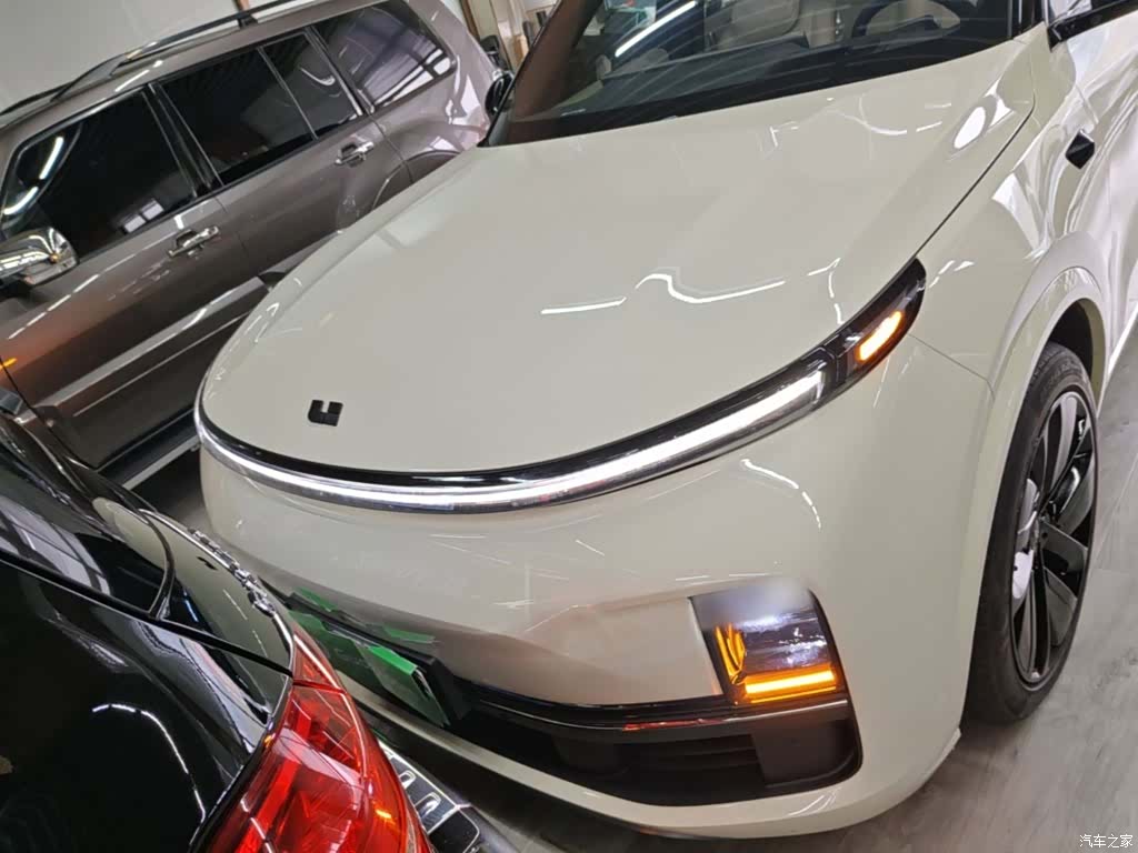 Li Auto L8, 2023 3