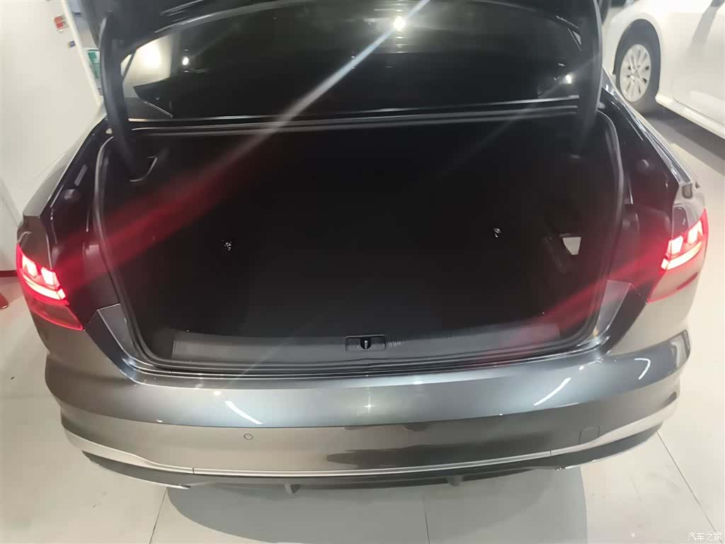 Audi A4L, 2021 19