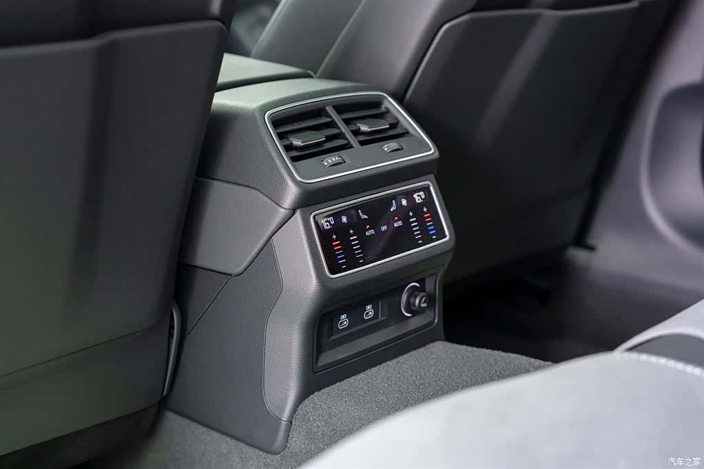 Audi A7L, 2024 17