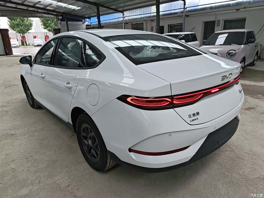 BYD Qin, 2026 все фото