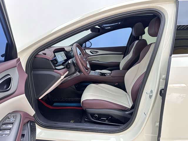 BYD Seal 07 DM-i 2025, фото 9