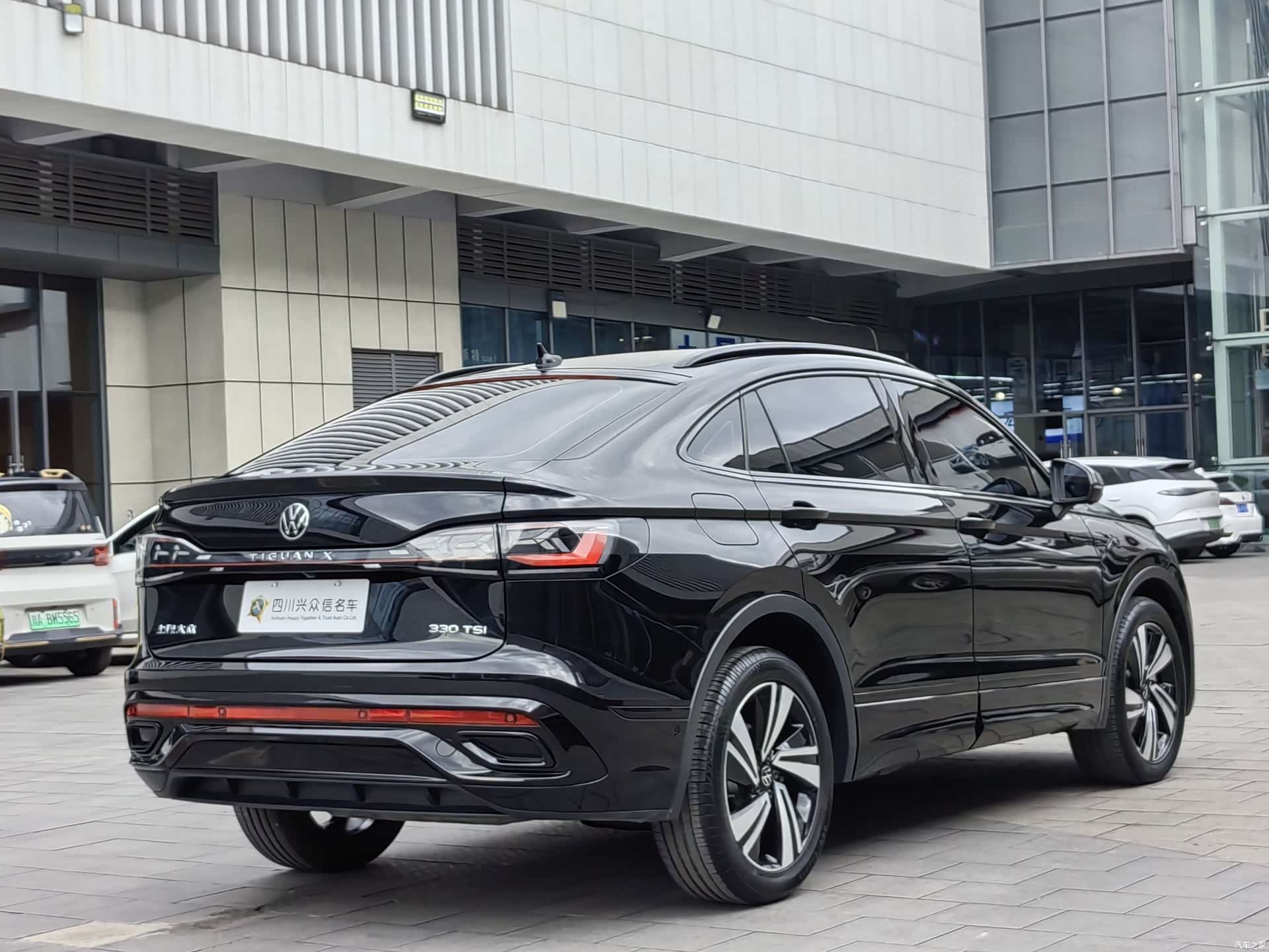 Volkswagen Tiguan, 2023 все фото