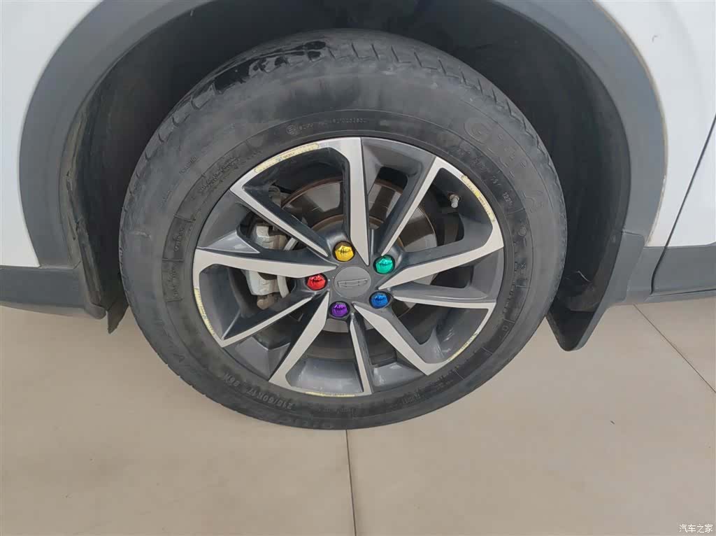 Geely Coolray, 2021 23