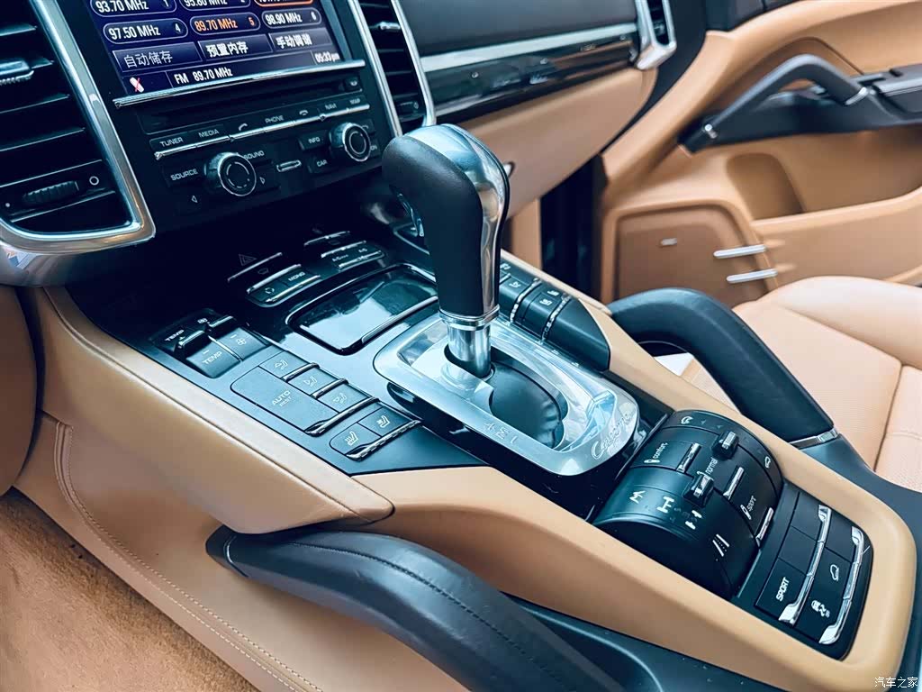 Porsche Cayenne, 2012 8