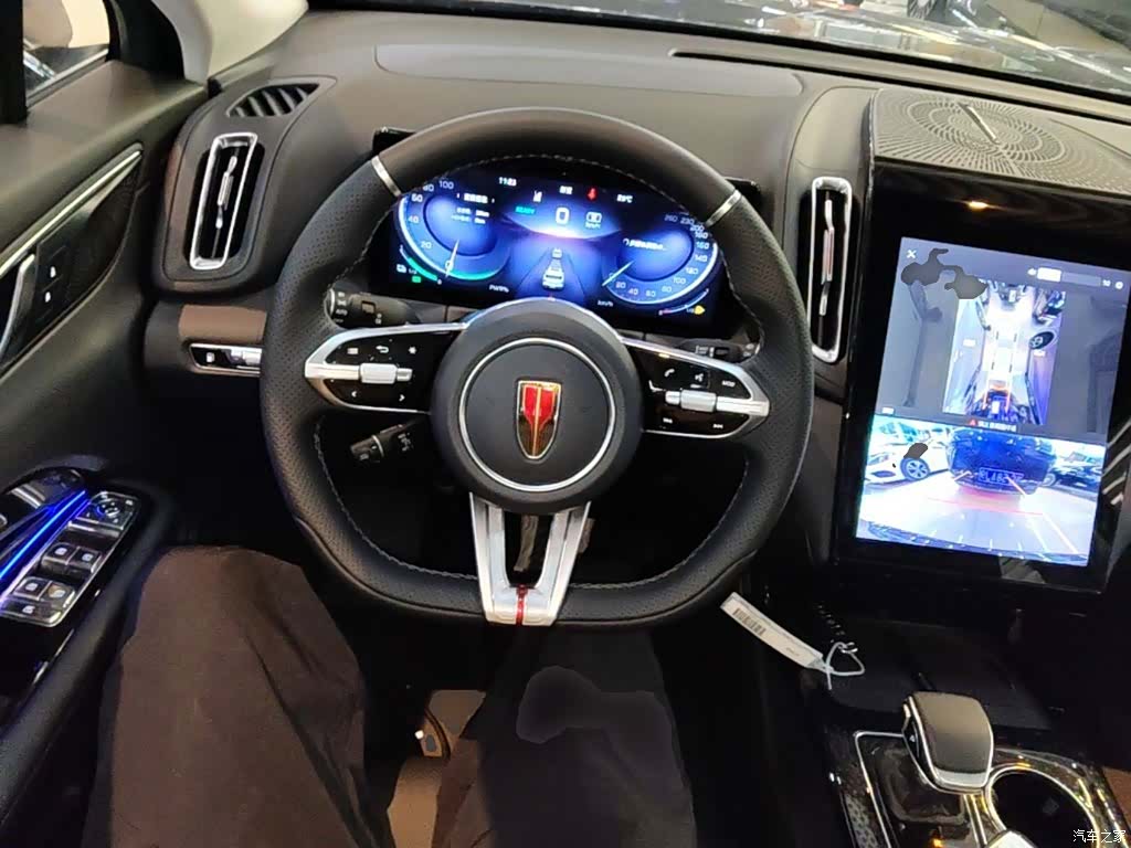 Hongqi HS3, 2026 11