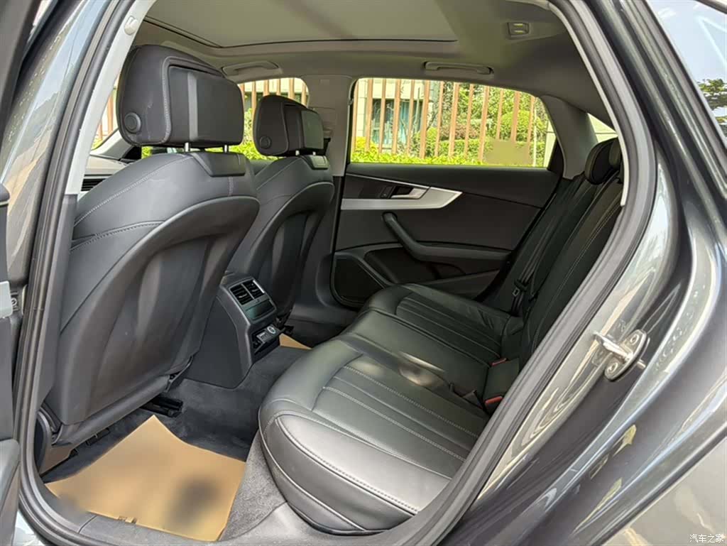 Audi A4L, 2023 14