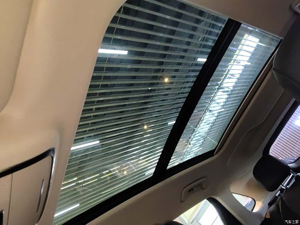 Hongqi HS3, 2026 18