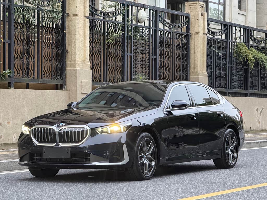 BMW 5 Series 5 2025 530Li Lead Luxury