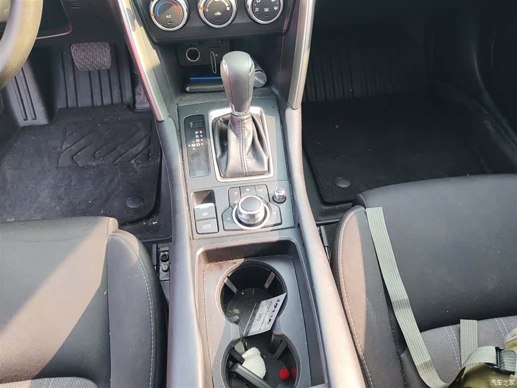 Mazda CX-4, 2019 10