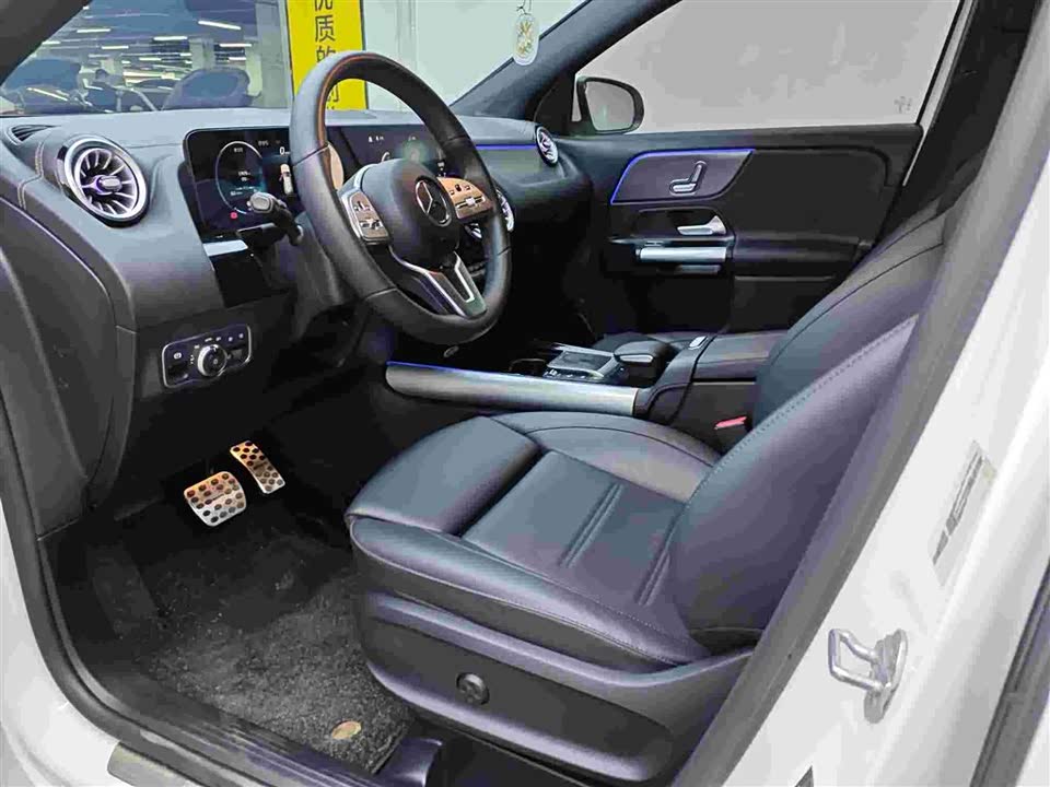 Mercedes-Benz GLA Mercedes-Benz GLA