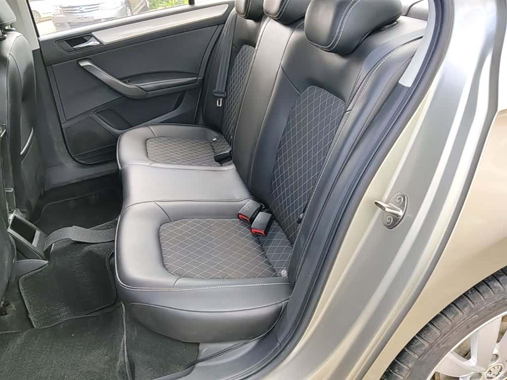 Skoda Rapid, 2017 17