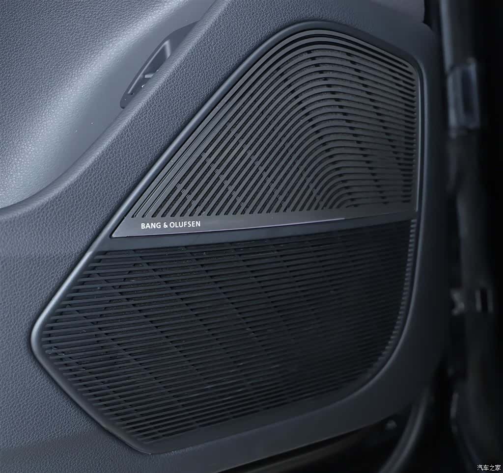 Audi Q7, 2024 14
