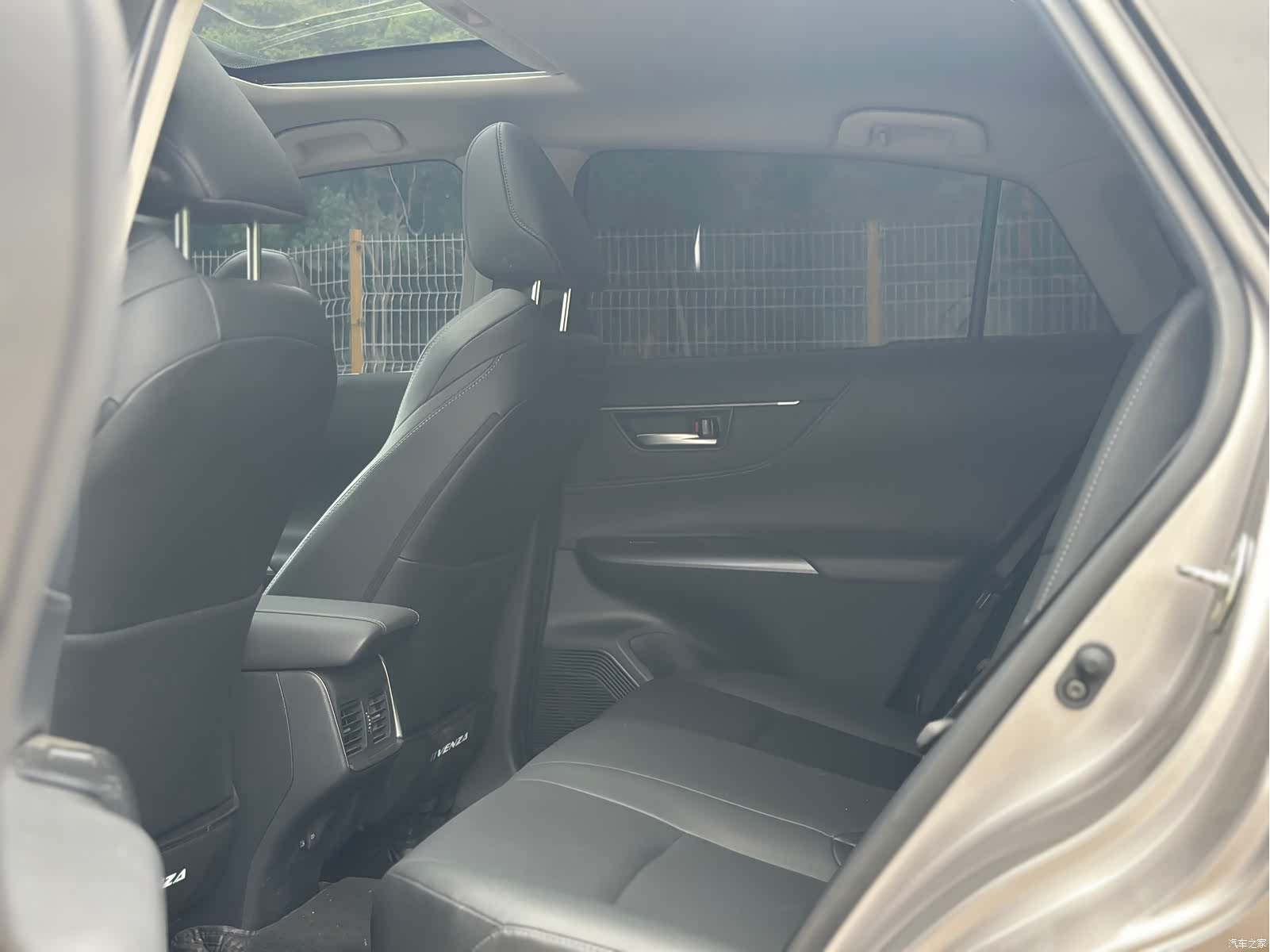 Toyota Venza, 2023 8
