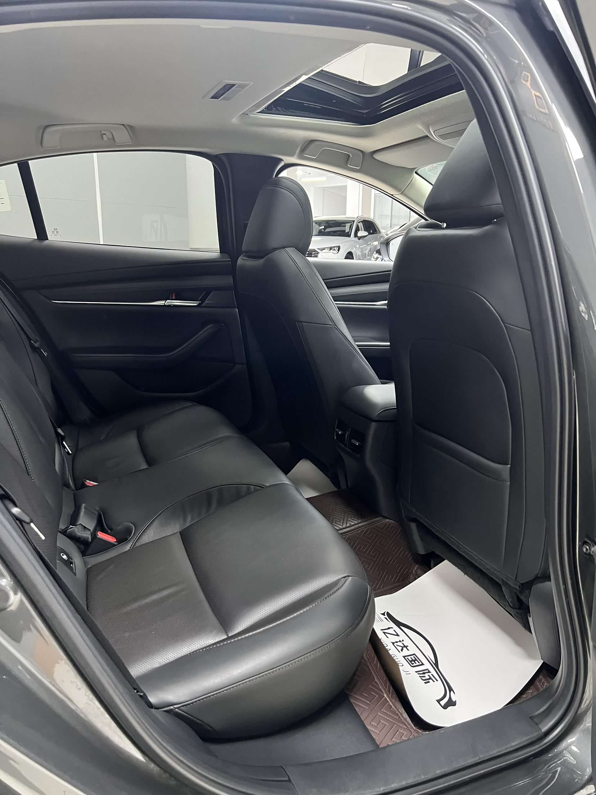 Mazda Mazda3, 2022 12